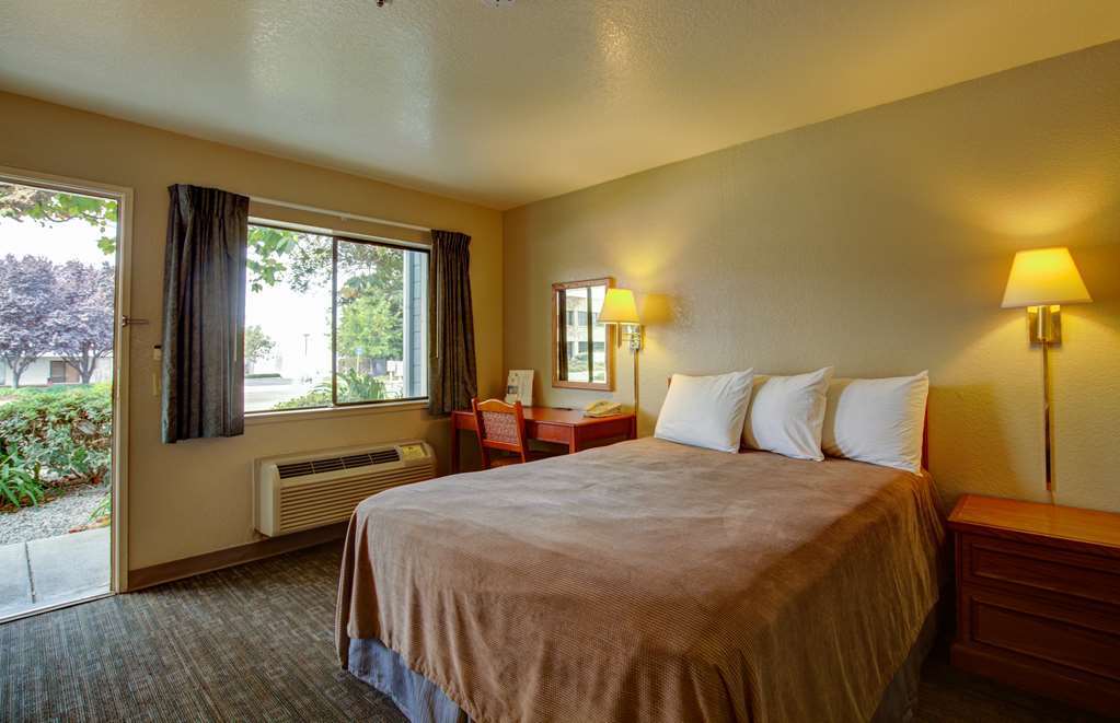 Rodeway Inn Sacramento-University Area Ruang foto