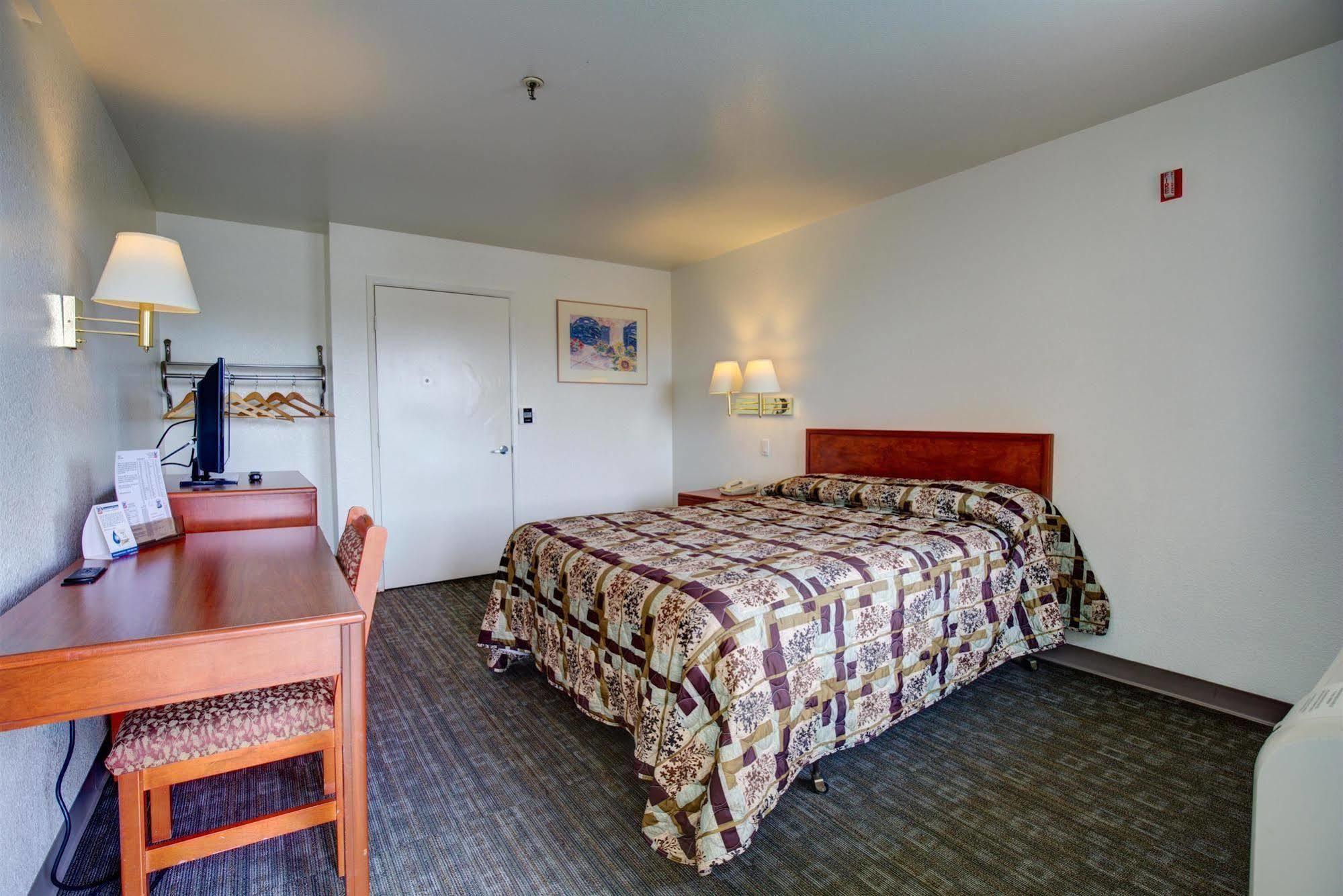 Rodeway Inn Sacramento-University Area Bagian luar foto